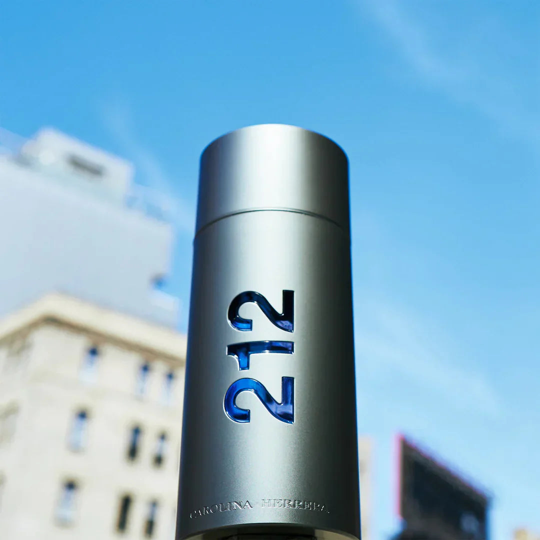 Carolina Herrera 212 NYC Men Perfume Para Hombre Eau De Toilette (100mL/3.4oz)