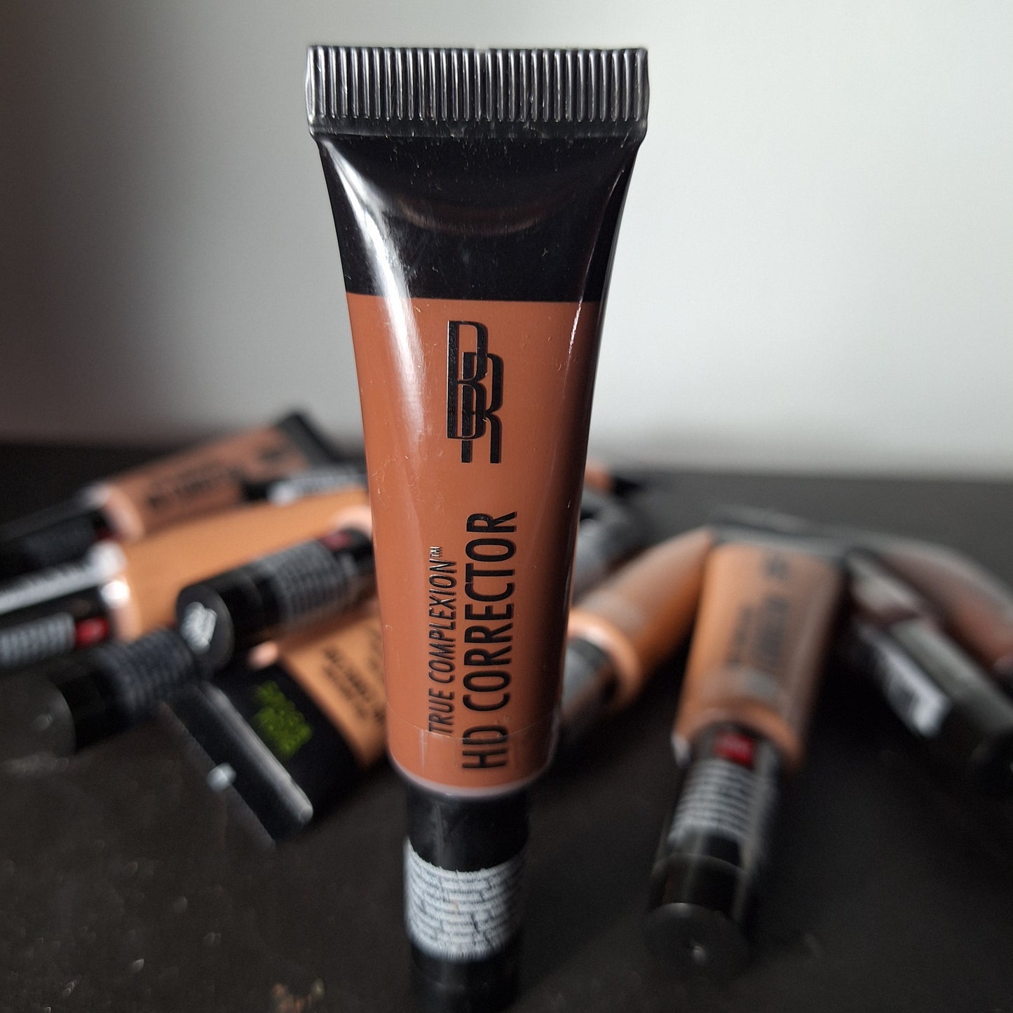 Black Radiance True Complexion Corrector Alta Definicion - 8048 DARK