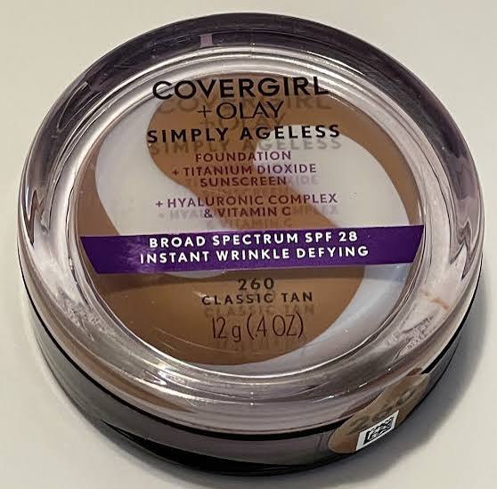 260 Classic Tan - Covergirl y Olay Simply Ageless - Crema Compacta Antienvejecimiento que Combina Maquillaje y Cuidado de la Piel con complejo Hialurónico y Vitamina C