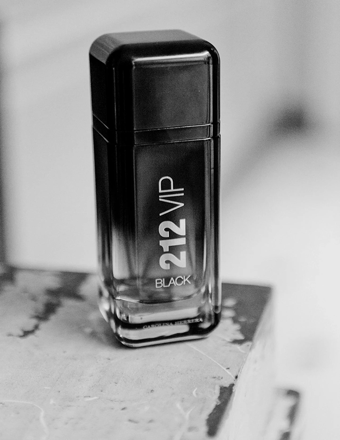 Carolina Herrera 212 VIP Black Own The Party NYC Perfume Para Hombre Eau De Parfum (100mL/3.4oz)