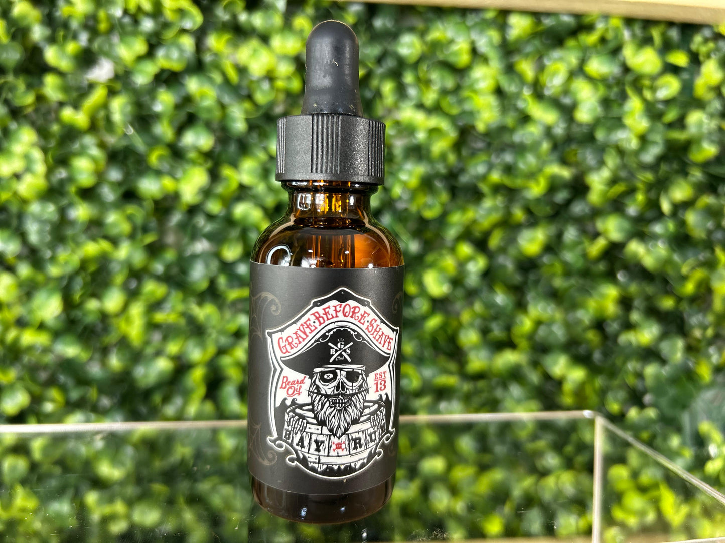 Grave Before Shave Aceite Para Barba De Ingredientes Naturales 1oz - Bay Rum Blend