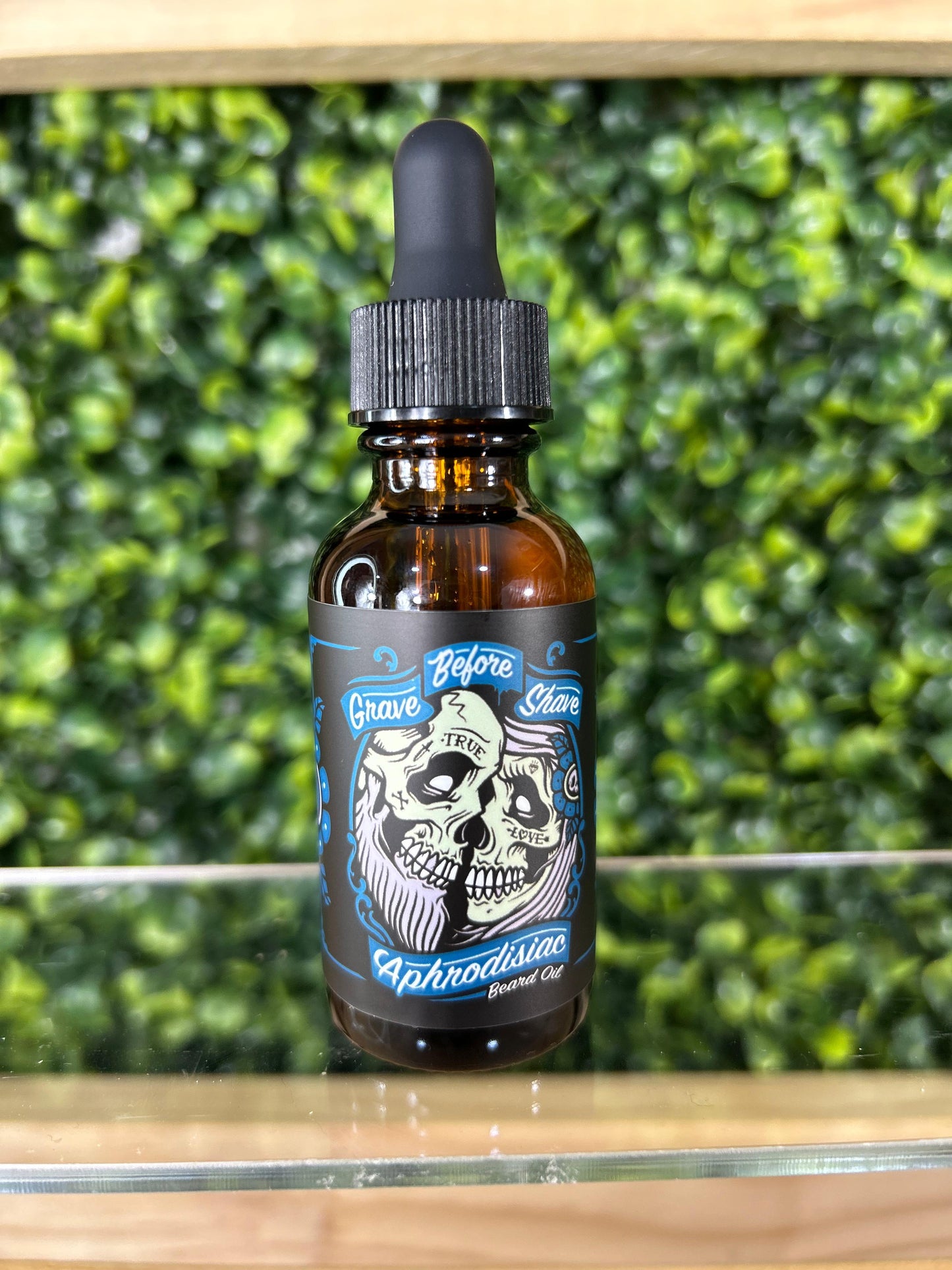 Grave Before Shave Aceite Para Barba De Ingredientes Naturales 1oz - Afrodisiac Blend