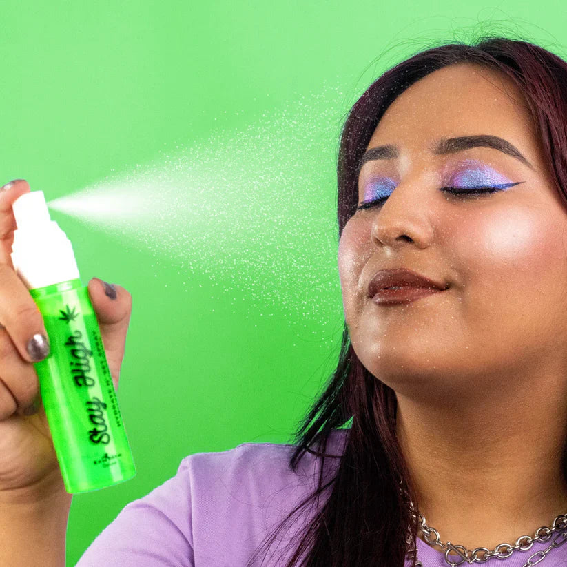 Italia Deluxe Stay High Hydrate & Set Spray Fijador Hidratante Con Cañamo, Acido Hialuronico, y Aloe Vera
