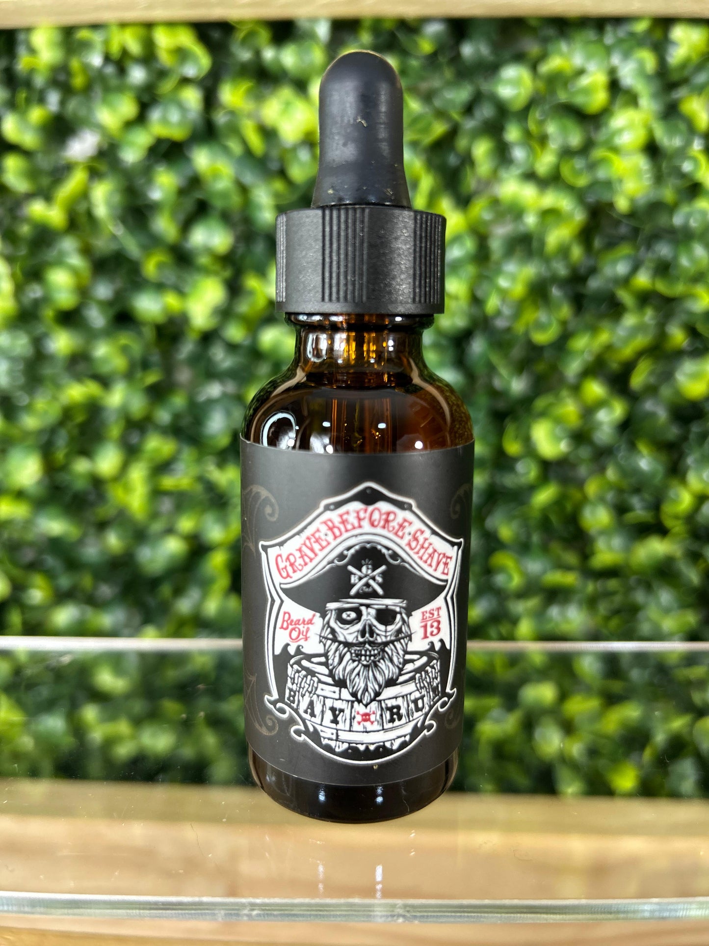 Grave Before Shave Aceite Para Barba De Ingredientes Naturales  1oz - Bay Rum Blend