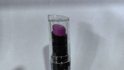 982 VIOLETS KISS - Wet n Wild Megalast Lapiz Labial Matte Con Vitamina A & E